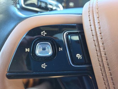 Used 2023 Lincoln Aviator Black Label AWD/4WD image 42