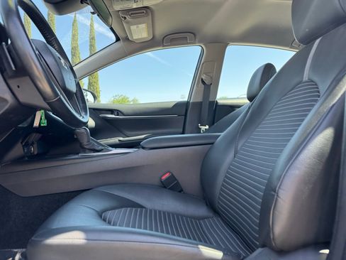 Used 2024 Toyota Camry SE image 16