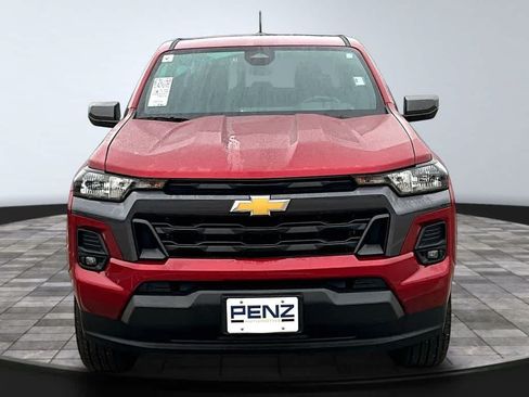 Used 2024 Chevrolet Colorado LT w/ LT Convenience Package RWD image 2
