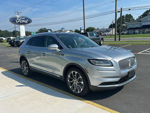 Used 2022 Lincoln Nautilus Reserve AWD/4WD image 5