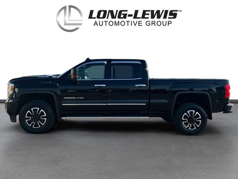 Used 2017 GMC Sierra 2500 Denali w/ Suspension Package, Off-Road AWD/4WD image 2