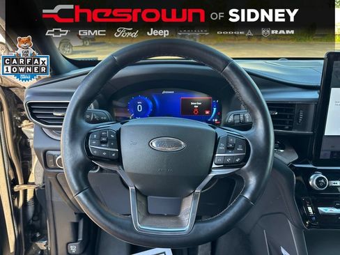 Used 2023 Ford Explorer Platinum w/ Technology Package AWD/4WD image 14