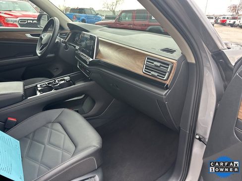 Used 2024 Volkswagen Atlas SE image 55