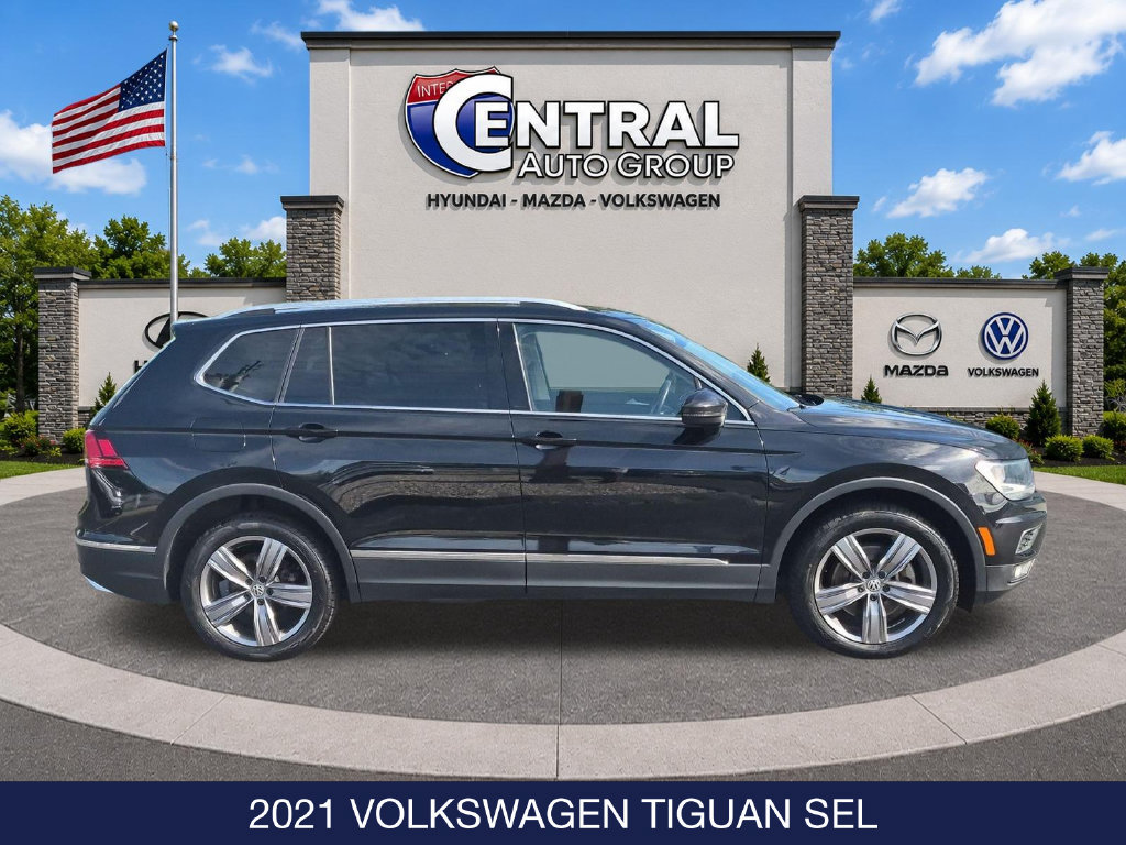 Used 2021 Volkswagen Tiguan SEL AWD/4WD image 9