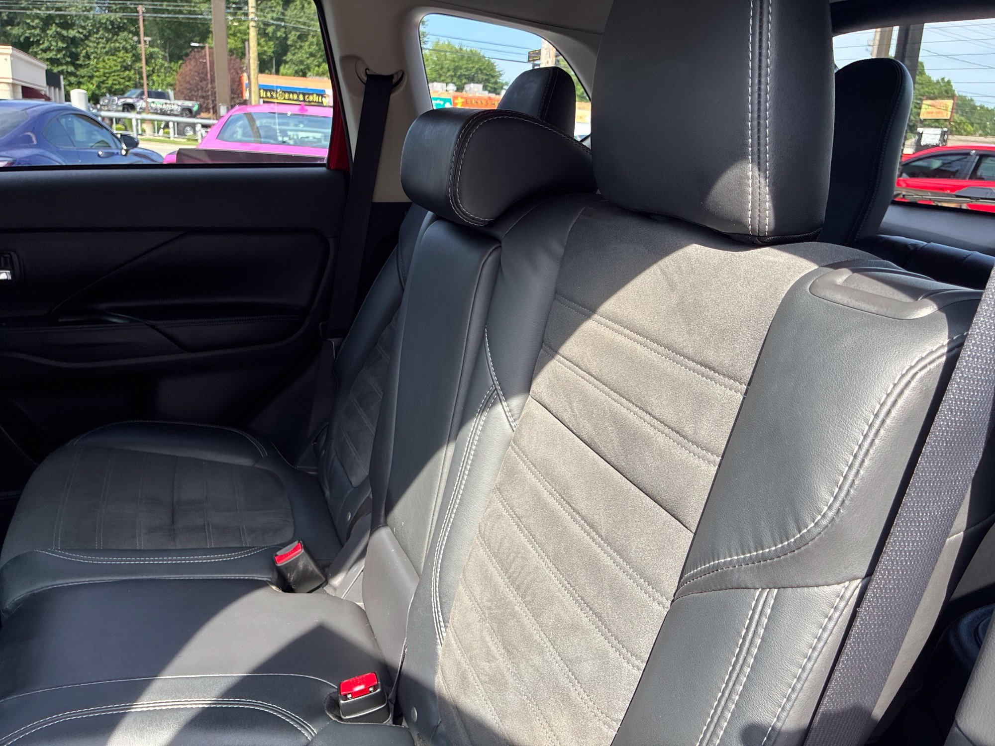 Used 2020 Mitsubishi Outlander SE AWD/4WD image 10