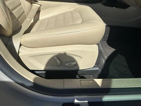 Used 2015 Ford Fusion Energi SE FWD image 37