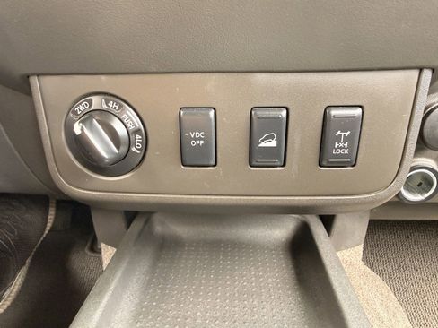 Used 2011 Nissan Xterra PRO-4X w/ Pro-4x Leather Pkg image 26