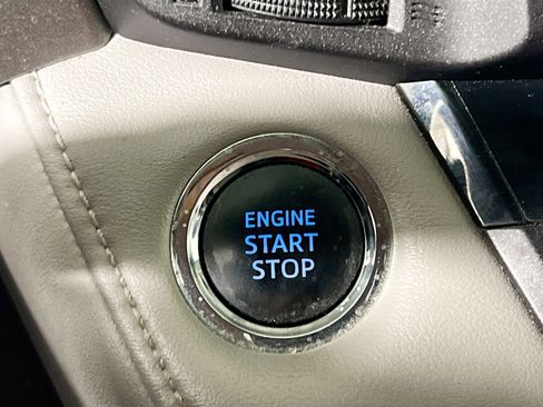 Used 2017 Toyota RAV4 Platinum image 24