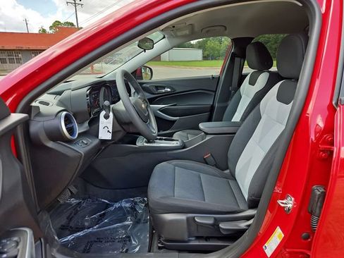 New 2026 Chevrolet Trax LS w/ LS Convenience Package FWD image 19