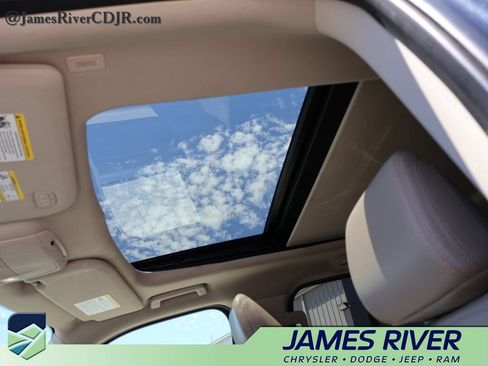 Used 2024 Ford Expedition Limited AWD/4WD image 27
