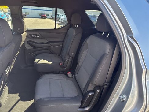 Used 2023 Chevrolet Traverse LT image 19