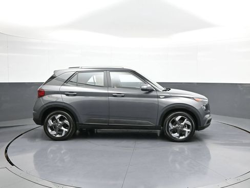 Certified 2024 Hyundai Venue SEL FWD image 5