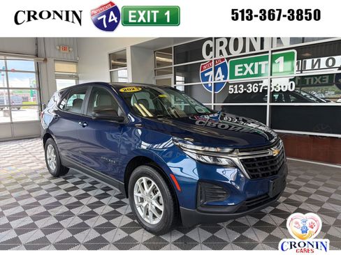 Used 2023 Chevrolet Equinox LS w/ LPO, Floor Liner Package AWD/4WD image 1