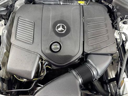 Used 2025 Mercedes-Benz GLC 300 image 28