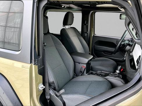 Used 2025 Jeep Wrangler Sport AWD/4WD image 30