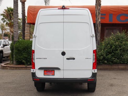 Used 2025 Mercedes-Benz Sprinter 2500 image 7