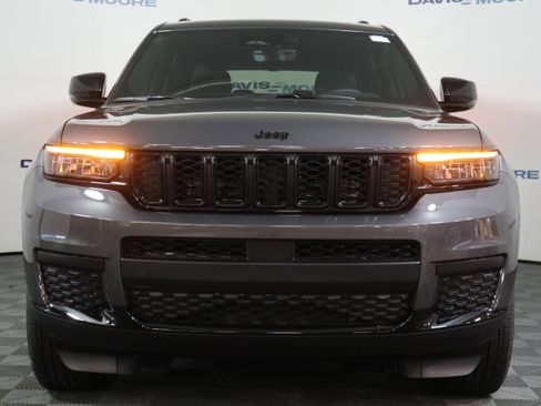 New 2025 Jeep Grand Cherokee L Altitude image 14