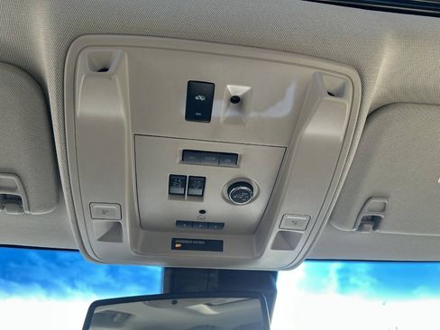 Used 2016 Cadillac Escalade ESV Luxury image 30