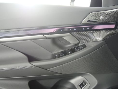 New 2027 BMW 550e xDrive AWD/4WD image 8