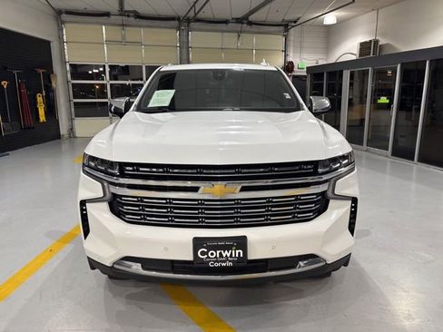 Used 2023 Chevrolet Suburban Premier image 3