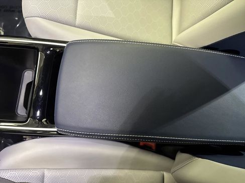 Used 2023 Volkswagen ID.4 Pro S Plus image 21