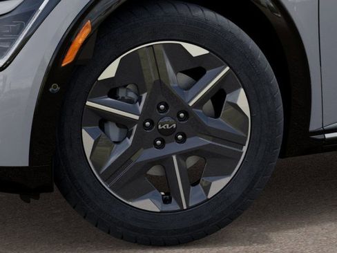 New 2025 Kia EV6 Light w/ Light LR Technology Package image 9