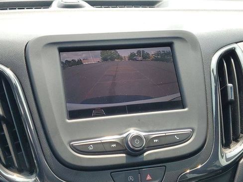 Used 2022 Chevrolet Equinox RS FWD image 17