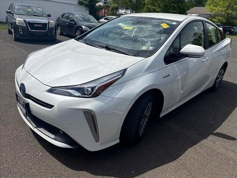 Used 2019 Toyota Prius LE AWD/4WD image 2