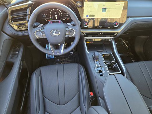 New 2025 Lexus TX 500h AWD image 8