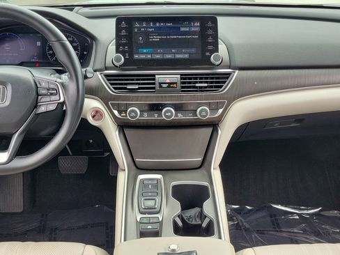 Used 2019 Honda Accord Touring image 30