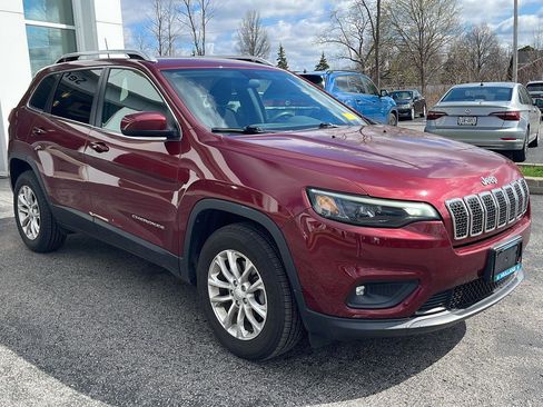 Used 2019 Jeep Cherokee Latitude w/ Popular Appearance Group image 3