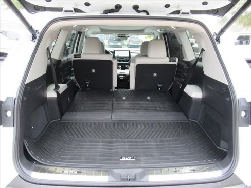 Used 2025 Toyota Grand Highlander FWD image 33