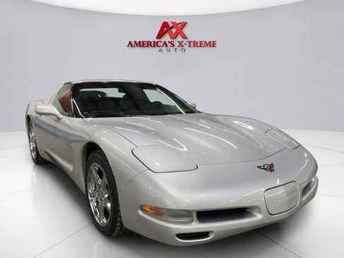 Used 2001 Chevrolet Corvette Coupe w/ Preferred Equipment Group1 RWD image 9