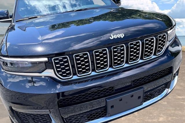Used 2025 Jeep Grand Cherokee L Summit AWD/4WD image 29