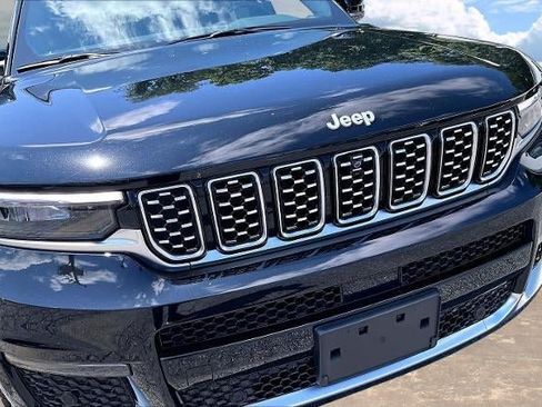 Used 2025 Jeep Grand Cherokee L Summit AWD/4WD image 29