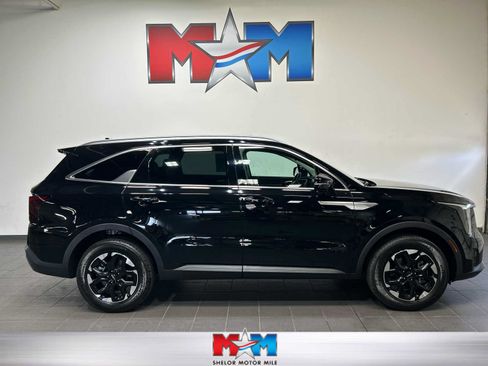 Used 2025 Kia Sorento S w/ Panoramic Sunroof Package AWD/4WD image 1