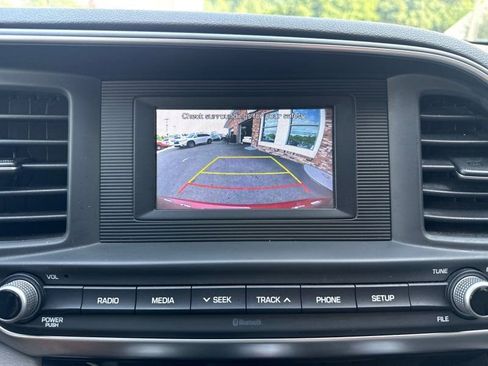 Used 2019 Hyundai Elantra SE FWD image 26