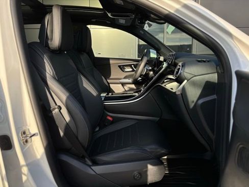 Used 2025 Mercedes-Benz GLC 300 4MATIC image 45