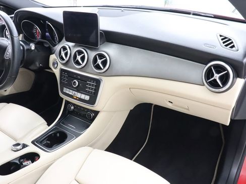 Used 2017 Mercedes-Benz CLA 250 image 29