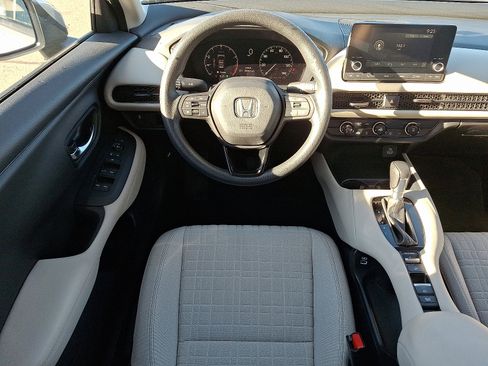 Used 2023 Honda HR-V LX image 11