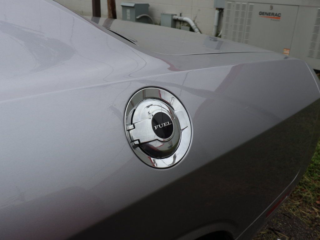 Used 2014 Dodge Challenger SXT RWD image 17