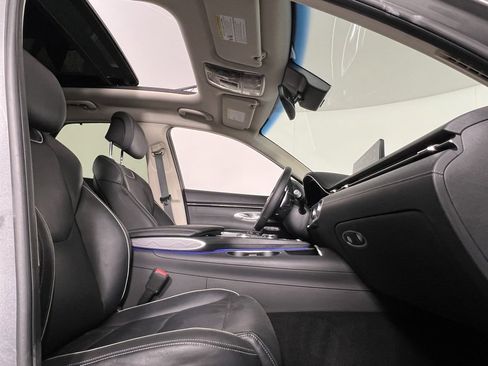 Used 2023 Genesis GV70 2.5T w/ Advanced Package image 33