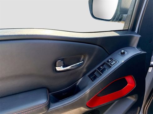 Used 2023 Nissan Frontier PRO-4X w/ Pro-4X Premium Package image 9