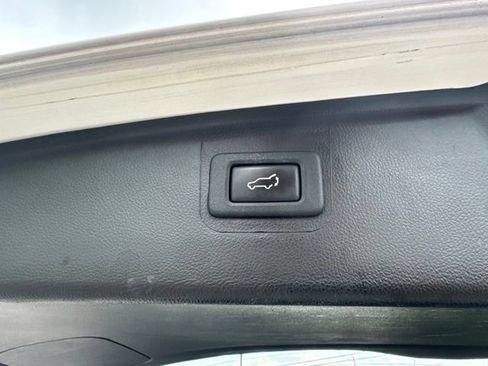 Used 2018 Subaru Outback 2.5i Limited AWD/4WD image 12