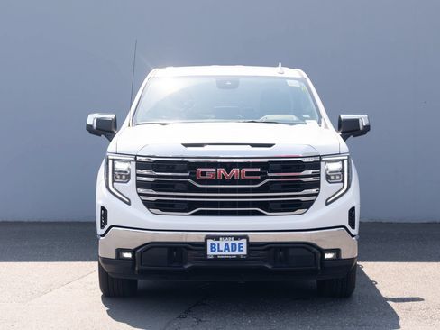 Used 2025 GMC Sierra 1500 SLT AWD/4WD image 21