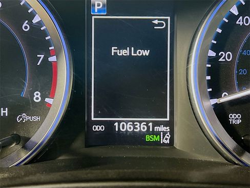 Used 2018 Toyota Highlander XLE w/ Carpet Mat Package (TMS) image 12