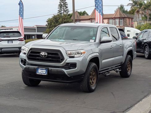 Used 2023 Toyota Tacoma TRD Sport image 3