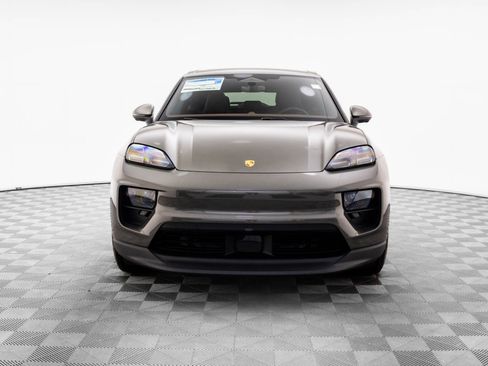 New 2025 Porsche Macan 4S Electric image 9