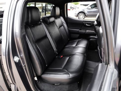 Used 2021 Toyota Tacoma TRD Off-Road AWD/4WD image 35