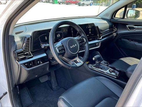 Used 2024 Kia Sportage EX FWD image 8